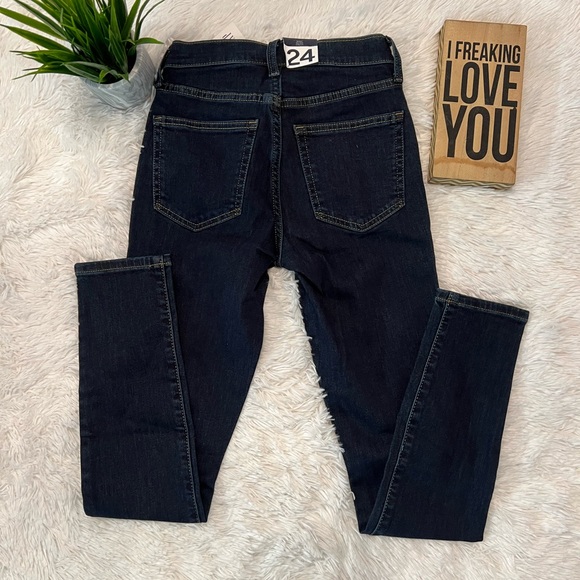 🎉HP🎉 Gap True Skinny Mid Rise Stretch Dark Wash Jeans - NWT - Picture 2 of 6
